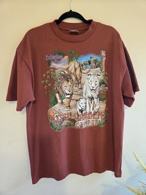 Busch Gardens Lion Graphic Tee - Rust Short Sleeve 23x29 "Extinction Is Forever"